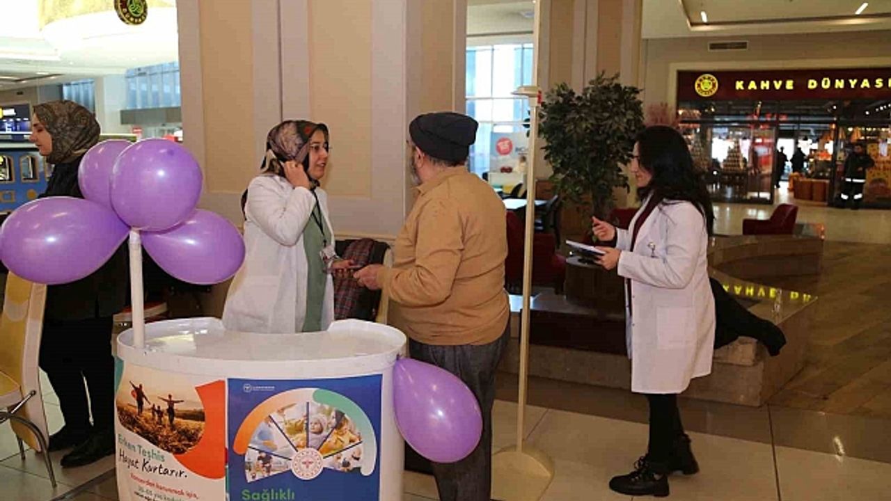 Erzurum''da Dünya Kanser Günü''nde farkındalık etkinliği