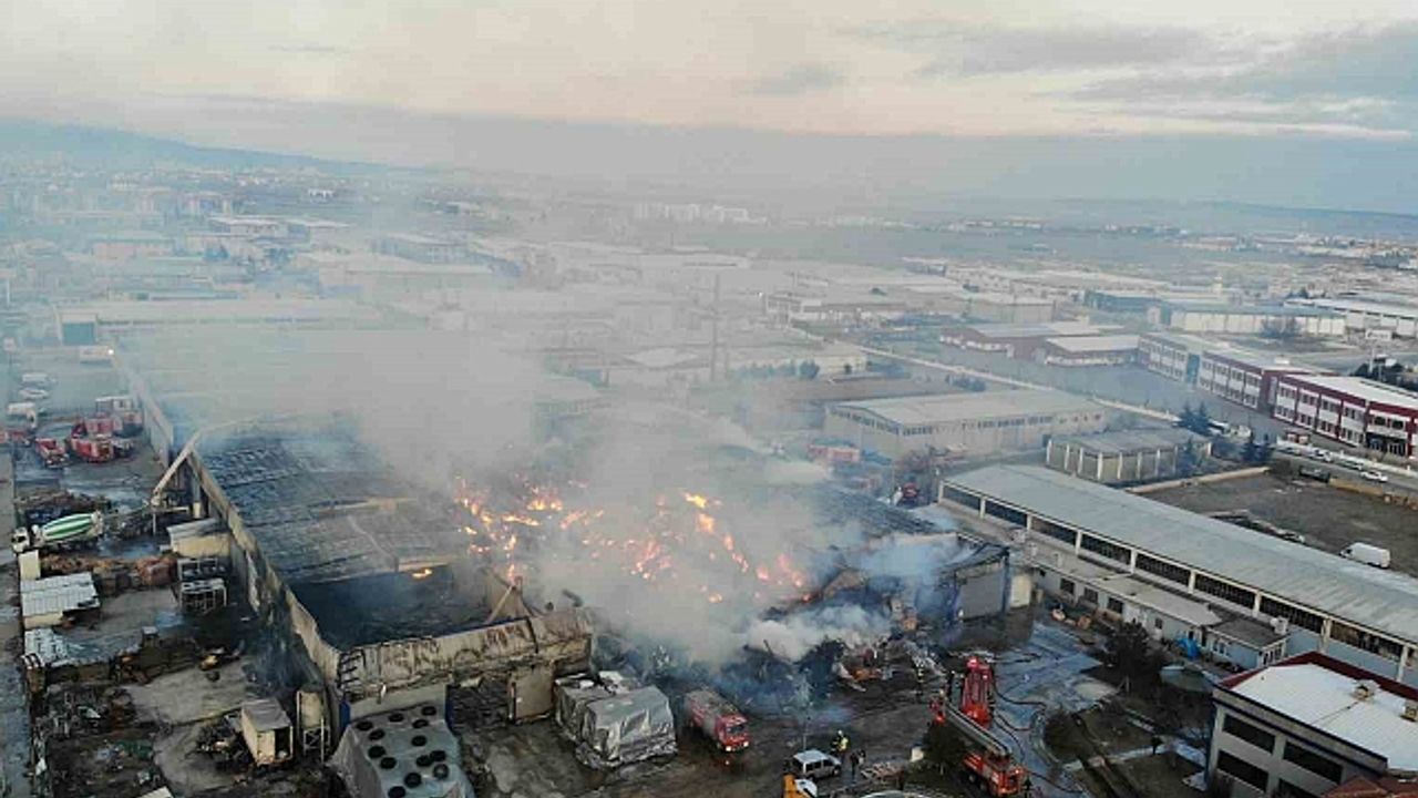 Fabrika yangını 13 saatin sonunda kontrol altına alındı