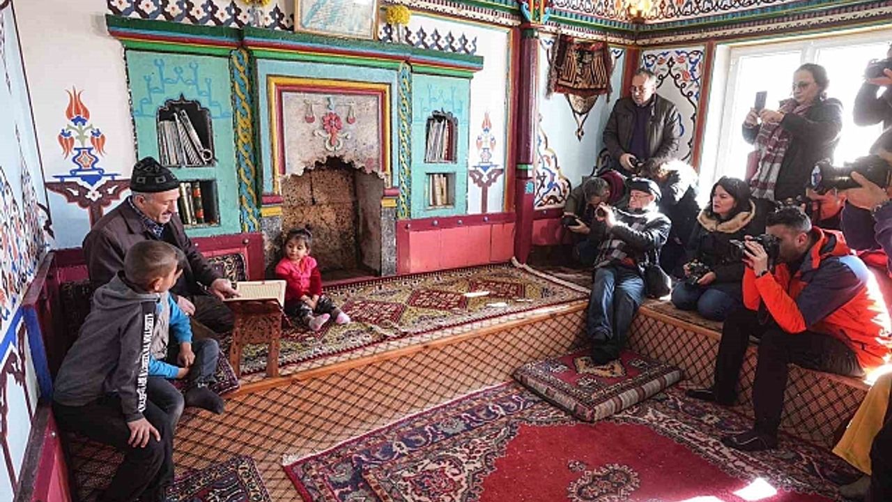 Fotoğraf tutkunları Gümüşhane''de tarihi dokuyu kadrajlarına yansıttı