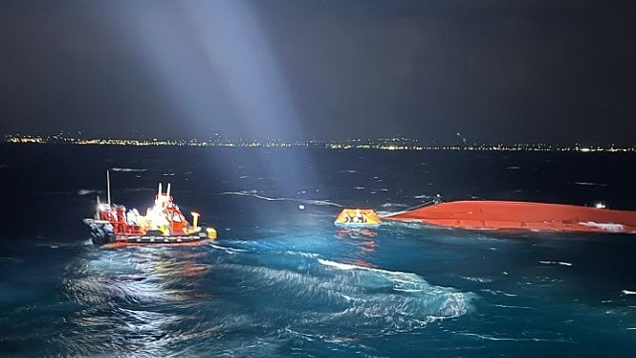 Güney Kore''de balıkçı teknesi alabora oldu: 5 kişi kurtarıldı, 5 kişi kayıp