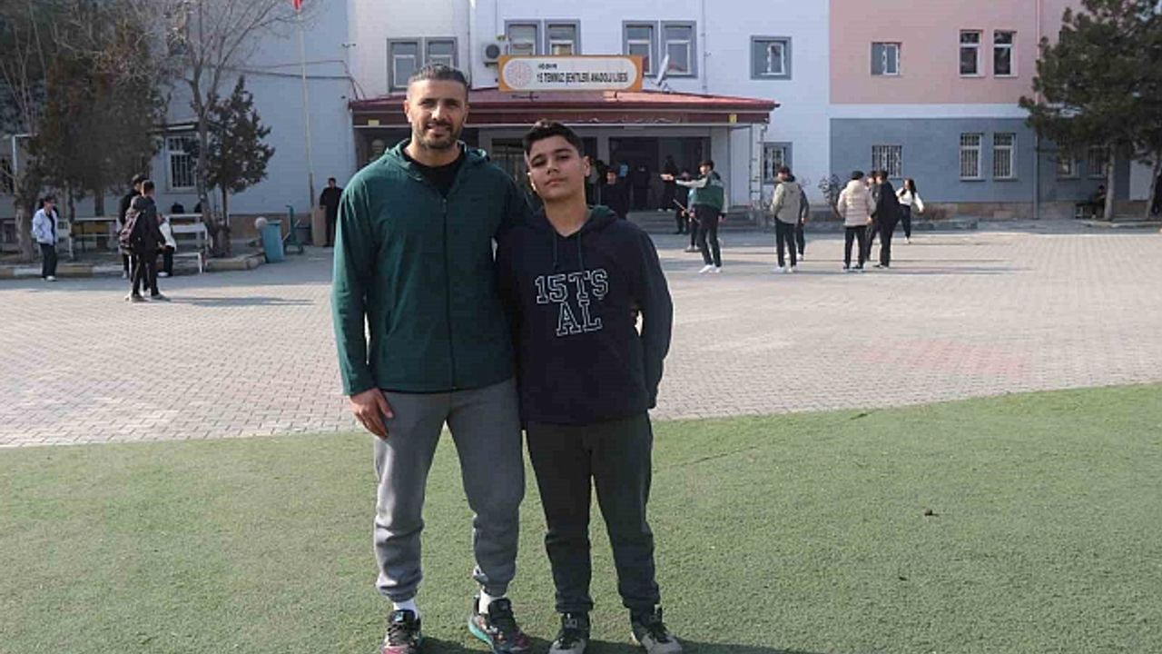 Iğdır''da öğretmen, öğrencisini heimlich manevrası ile kurtardı