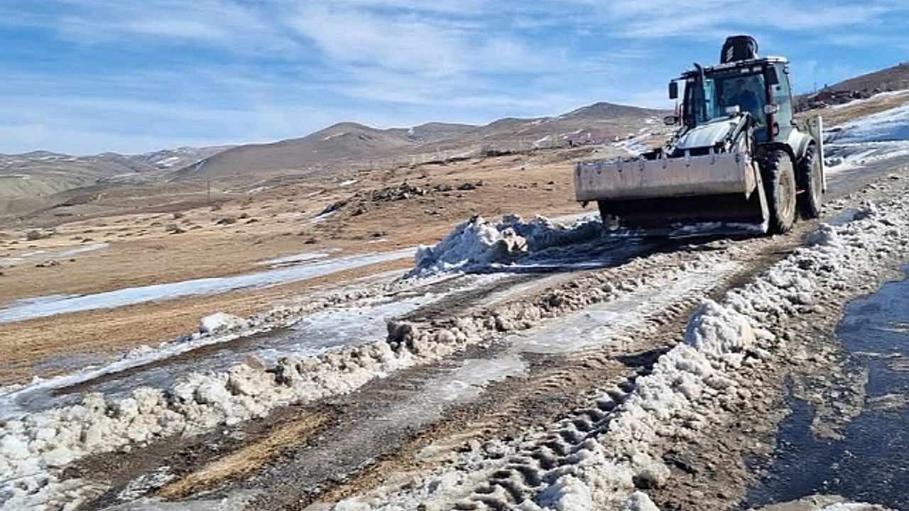 İl Özel İdaresi, Dağ Köylerinde Tipi ve Buzlanmaya Karşı Çalışmalarını Sürdürüyor