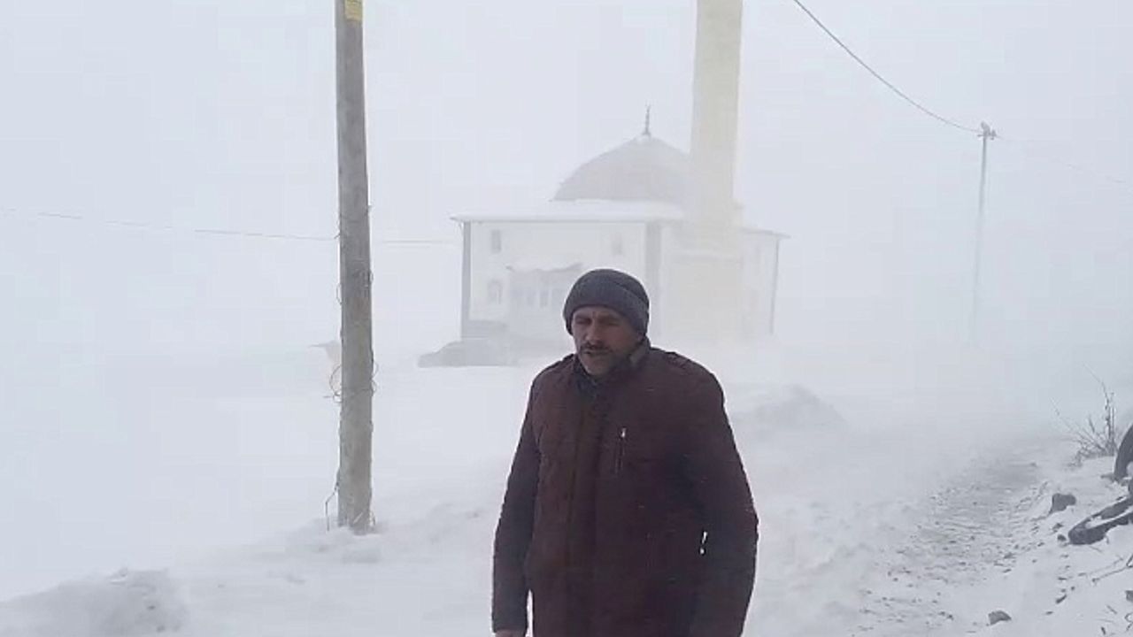 Kar Erzurum''da köyleri esir aldı