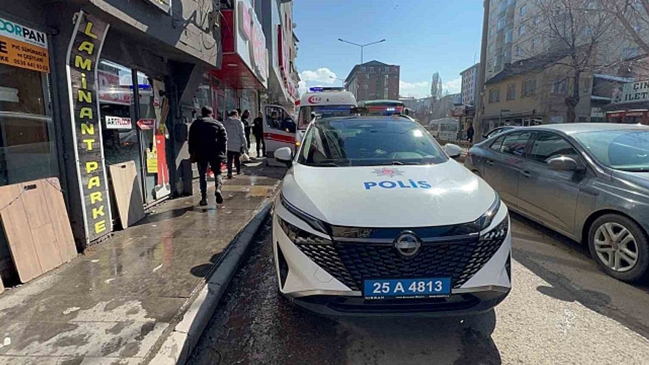 70 yaşındaki eczacı evinde ölü bulundu