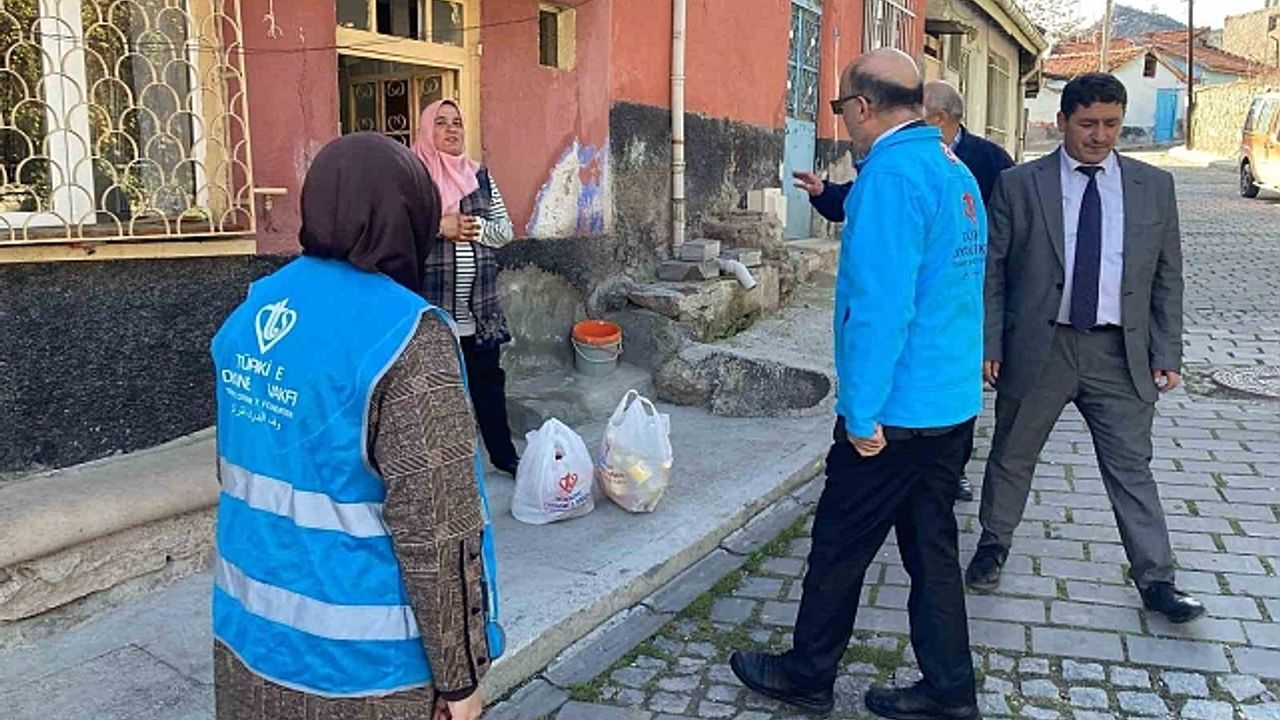 Afyonkarahisar''da ihtiyaç sahiplerine Ramazan yardımı