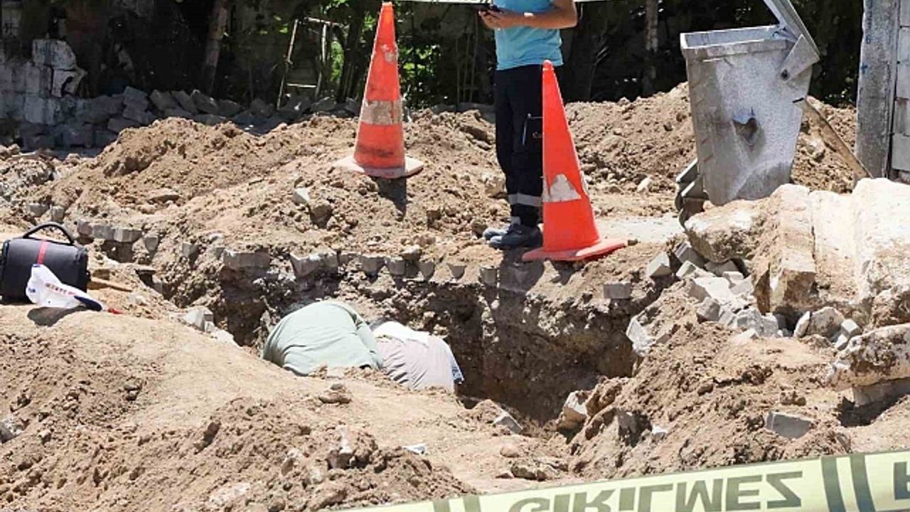 Altyapı çalışması sırasında tarihi lahit bulundu