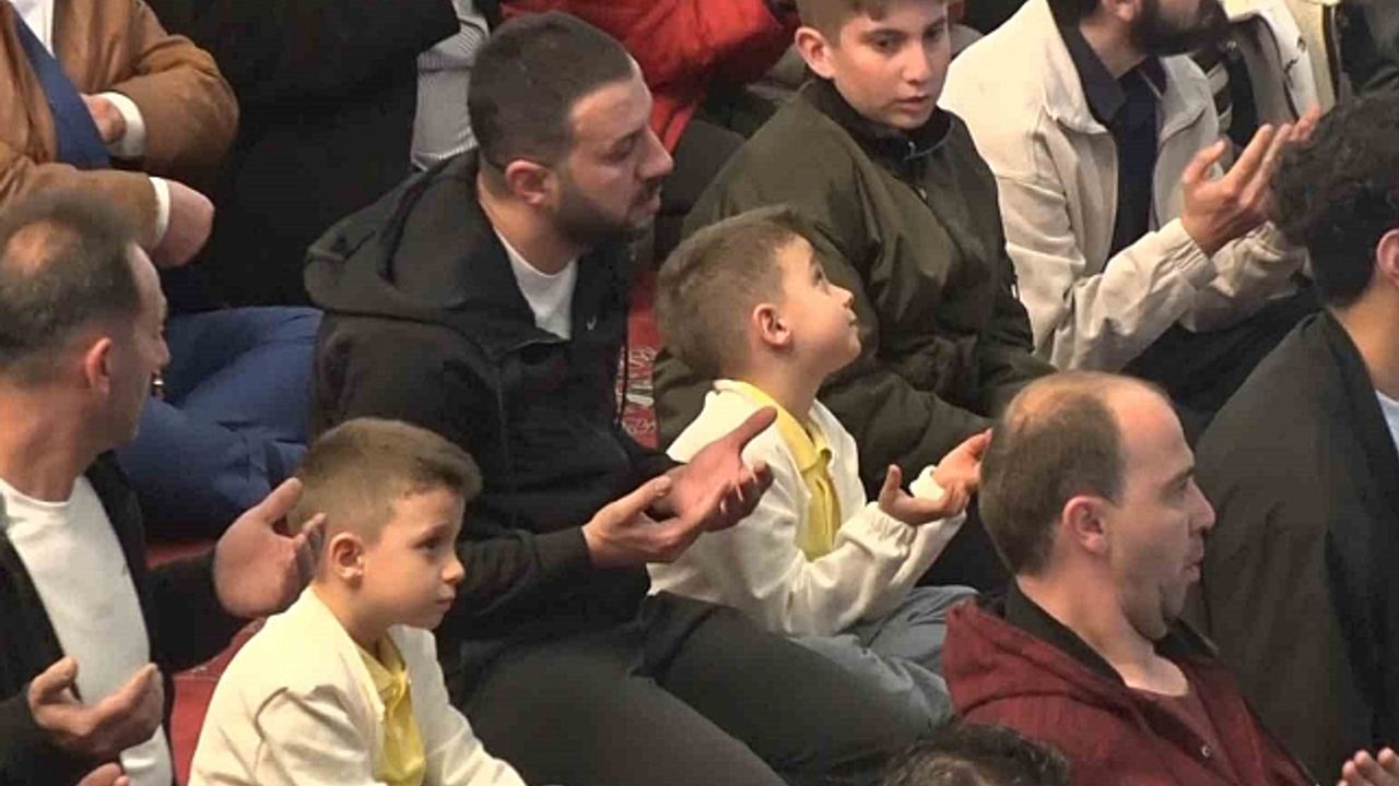 Ankaralılar bayram namazında Kocatepe Camii''ni doldurdu