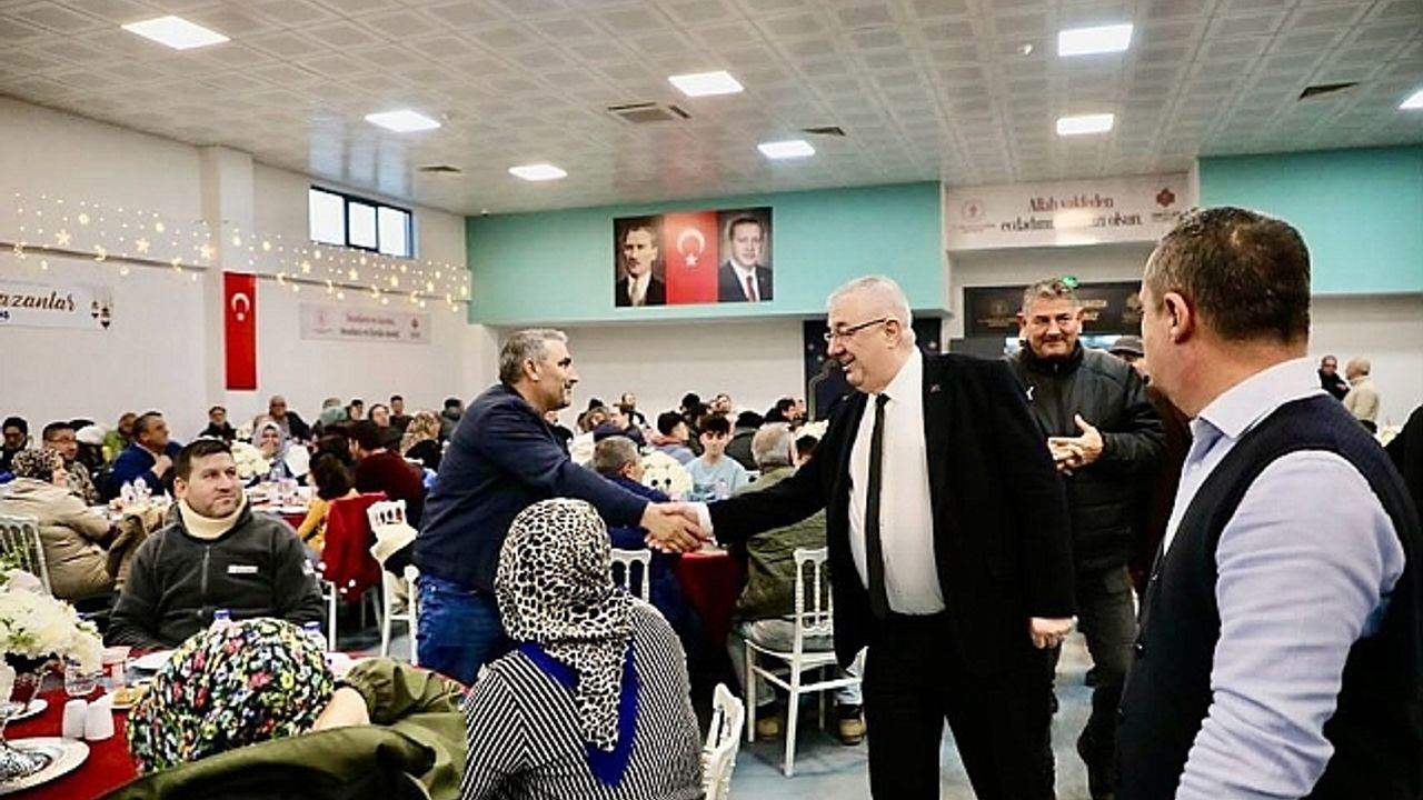 Başkan Mehmet Ertaş, Tuzcumurat Mahalle evi''nde vatandaşlarla iftarda buluştu