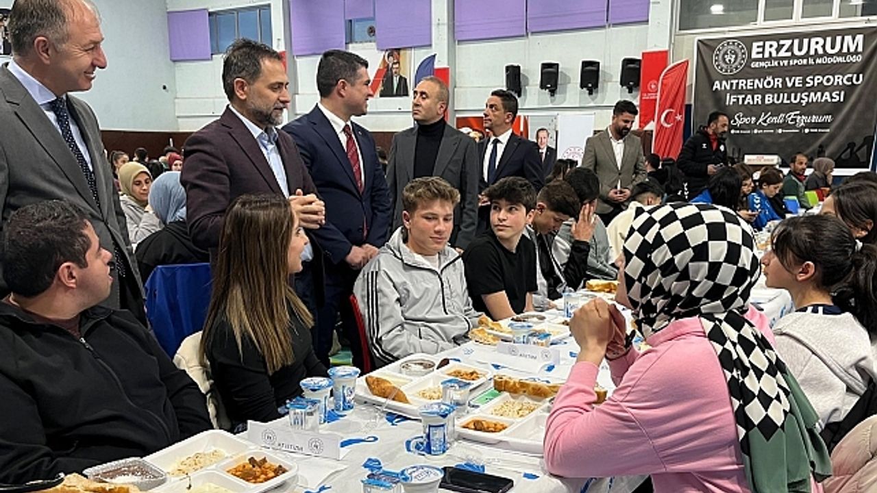 Başkan Uçar, antrenör ve sporcularla iftarda buluştu