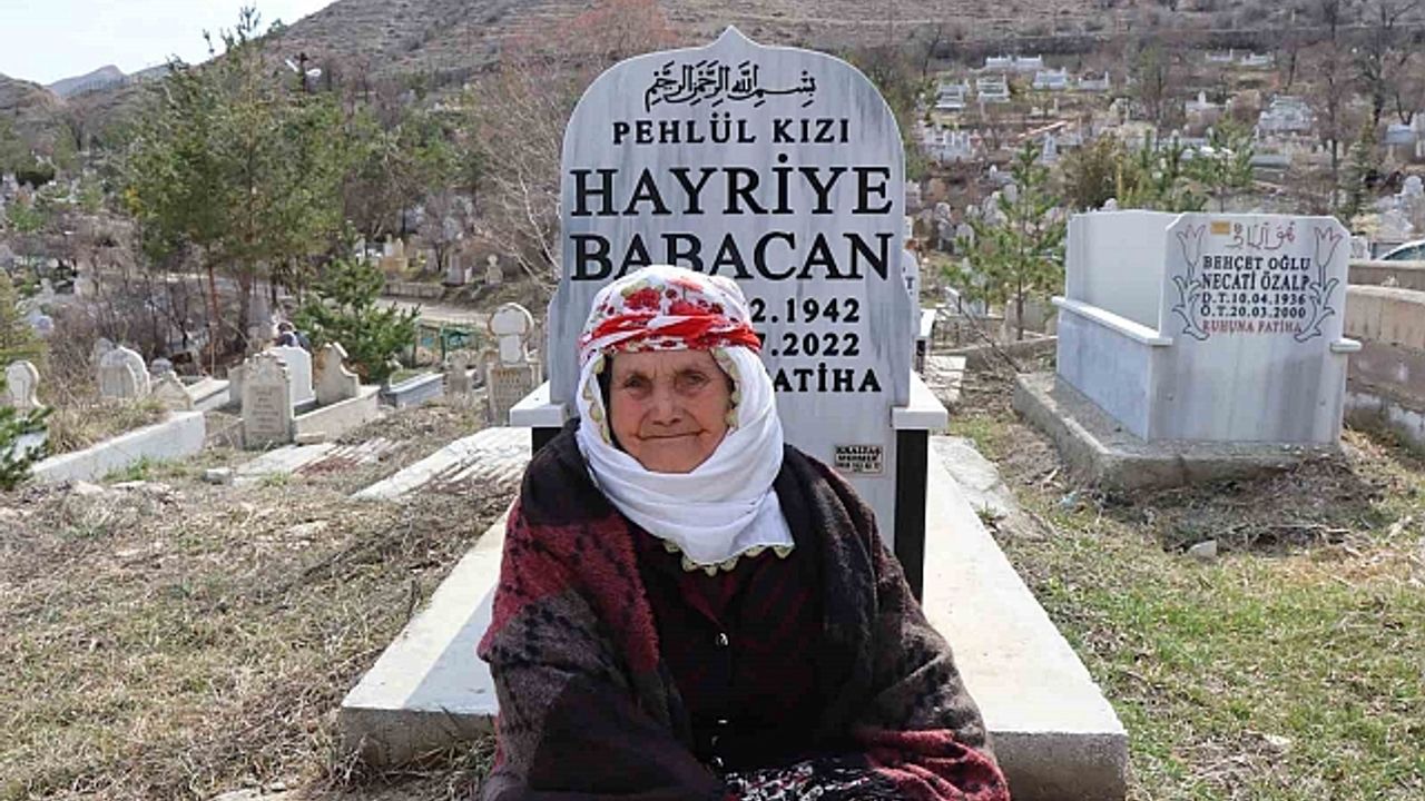 Bayramda mezarlıklara ziyaretçi akını