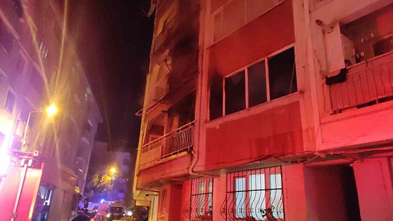 Bursa''da gece yarısı yangın paniği