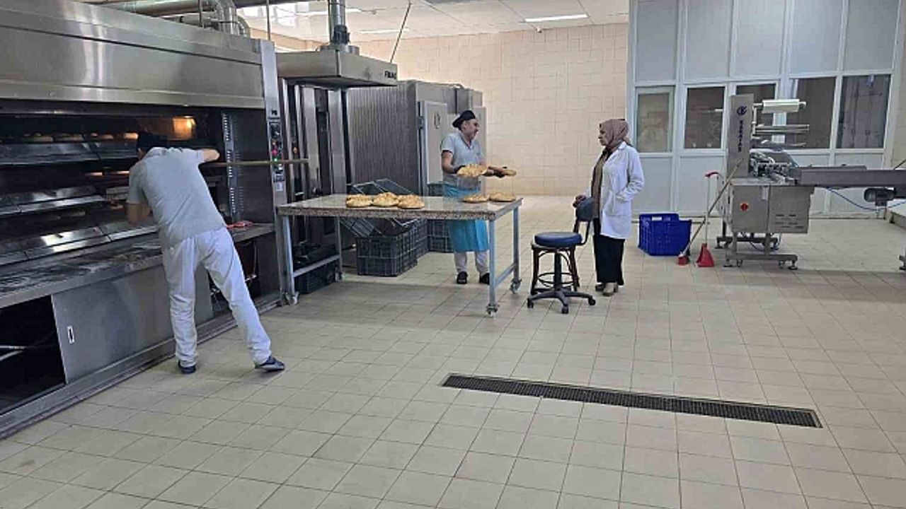 Gıda İşleme bölümü öğrencilerine uygulamalı eğitim