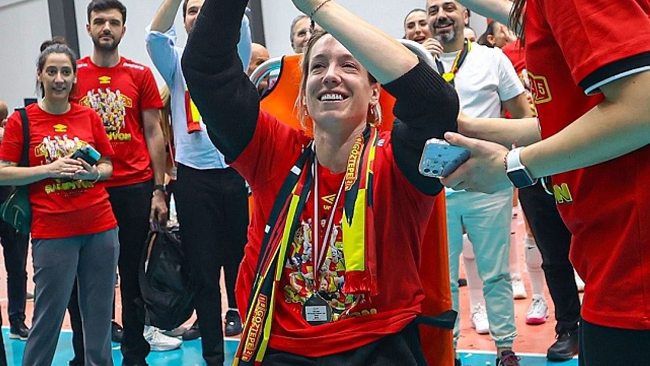 Göztepe Voleybol''da Helena ameliyat oldu