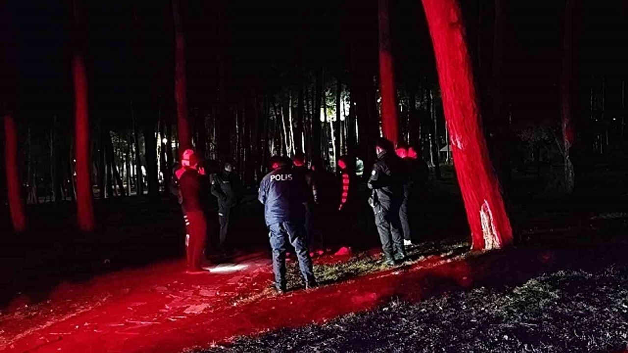 İki genç arasında başlayan tartışma kanlı bitti: 1 yaralı