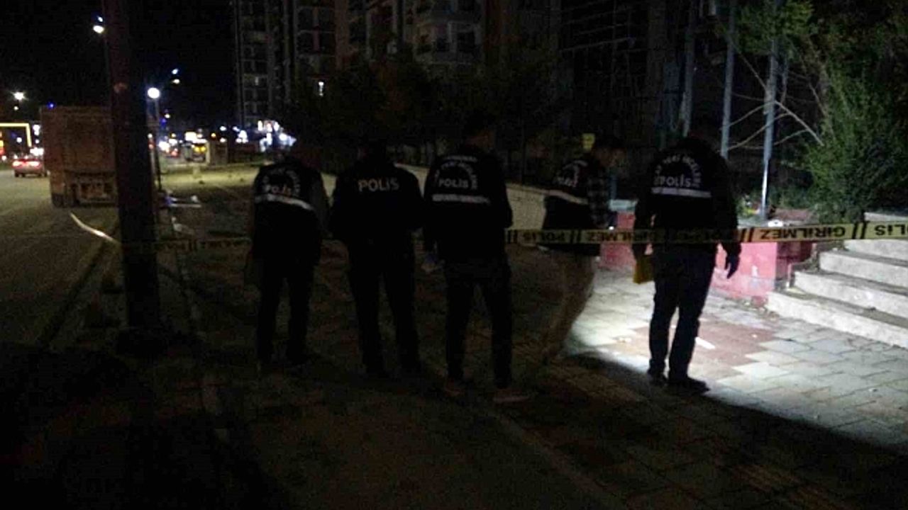 Malatya''da "Aracıma su sıçrattın" kavgası: 5 yaralı