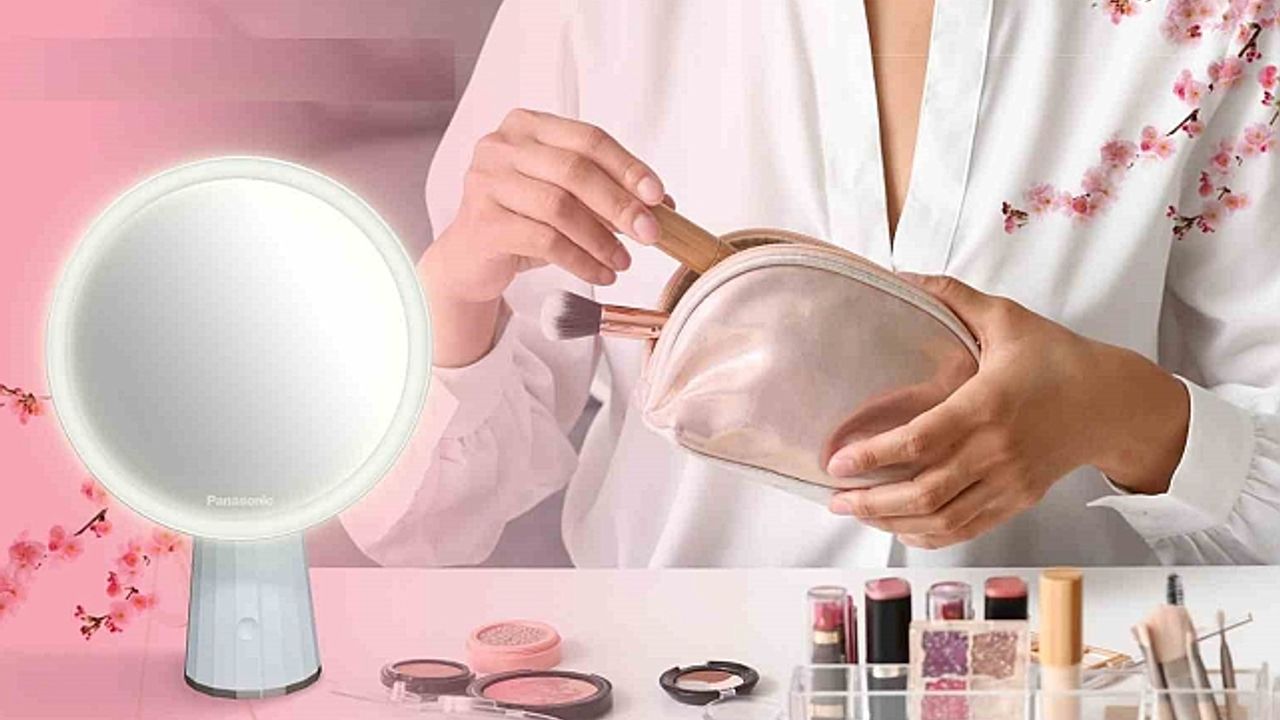 Panasonic''ten LED Işıklı Ayna