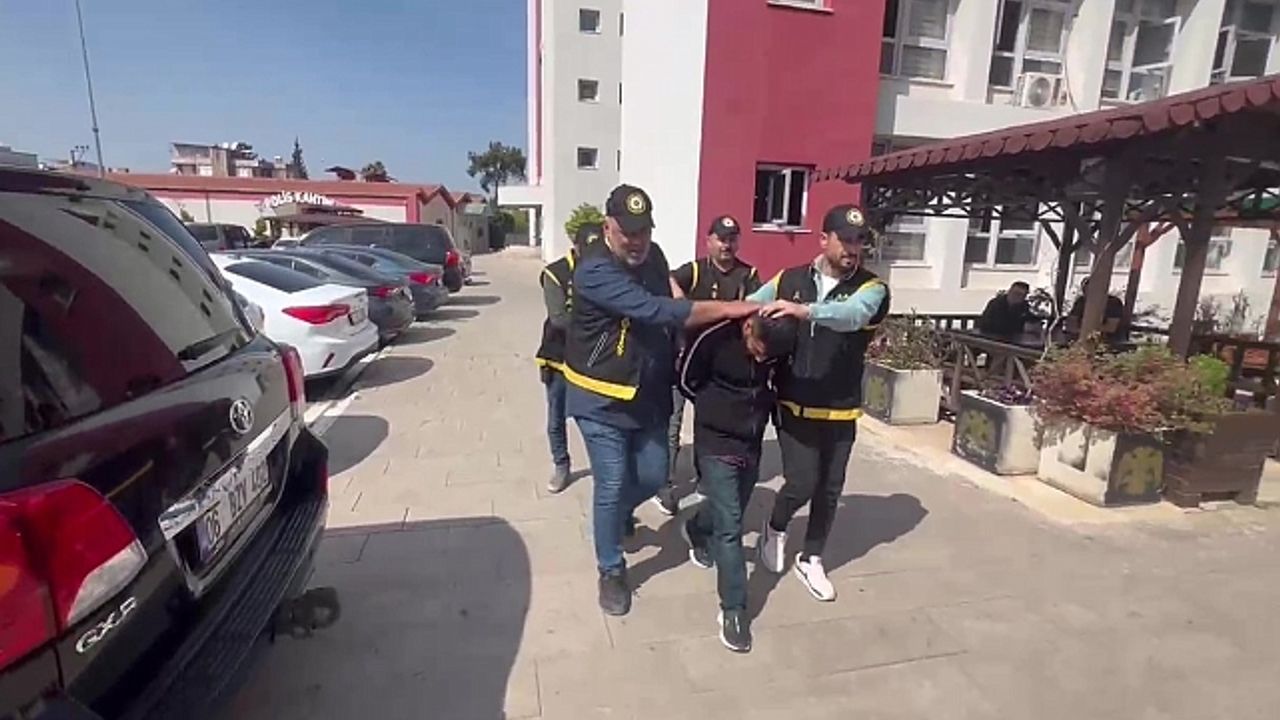 Sebebi akıllara durgunluk verdi: Çelik yelek giyip ev kurşunlayan 2 şüpheli tutuklandı