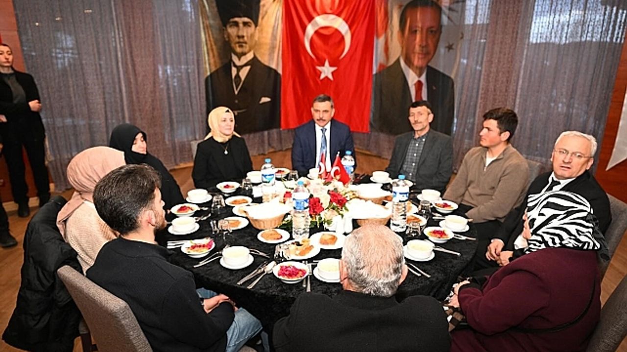 Şehit aileleri ve gazilerle iftar sofrasında buluştular