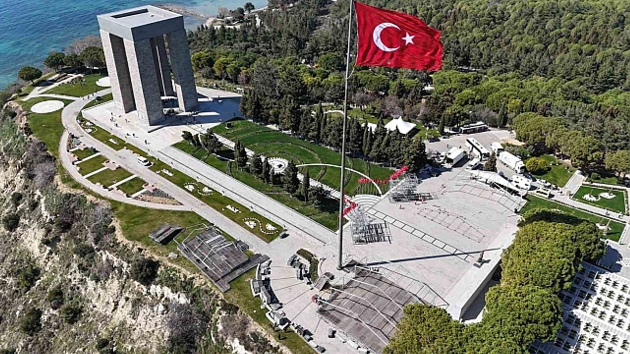 Şehitler Abidesi''nde 18 Mart tören hazırlıkları devam ediyor