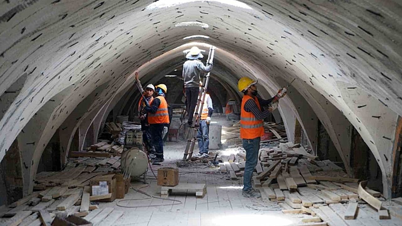 Tarihi Kapalı Çarşı aslına uygun şekilde yeniliyor