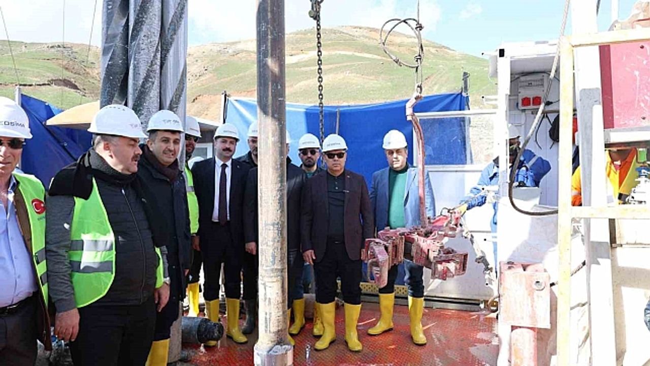 Ağrı''da 294 milyon dolarlık jeotermal yatırım: 3 bin kişiye istihdam sağlanacak