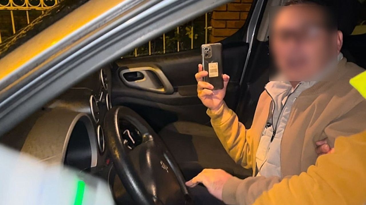 Alkollü sürücü zorluk çıkardı, yetmedi ekipleri kayda aldı