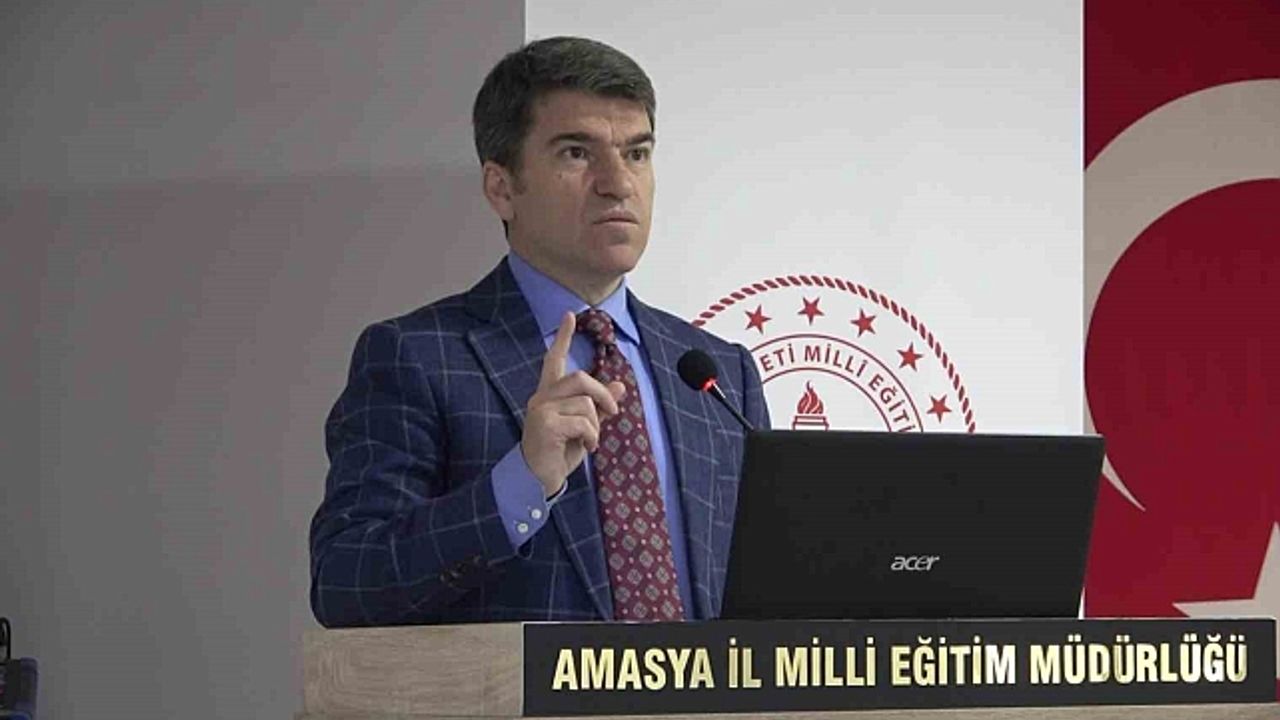 Amasya Valisi, mesleki eğitim çalıştayına ilgi göstermeyen özel sektörü uyardı: "Yoksa bütün okullar robotik kodlama yapar"