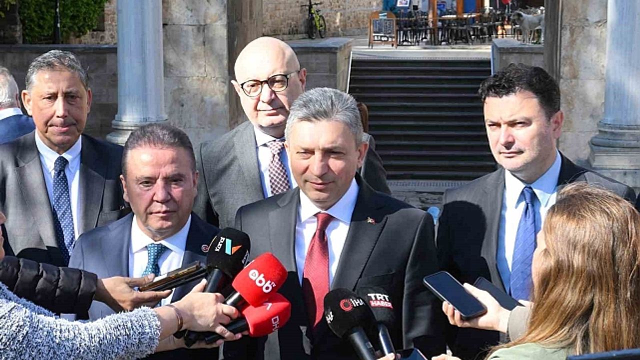 Antalya''da turizm sezonu umutlu başladı: "Rekorları yeniden kıracağız"