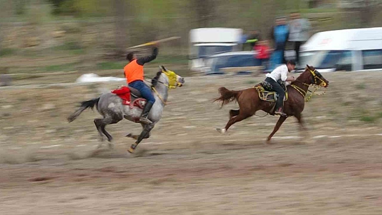 Ciritçi baba dünya evine giren oğlu için düğün ciridi organize etti