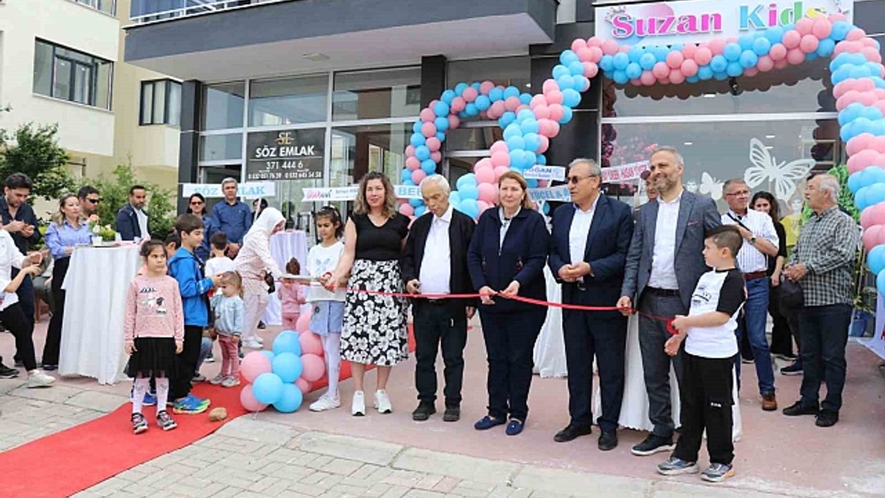 Denizli''de çocuk giyim modasının yeni buluşma noktası Suzan Kids hizmete açıldı