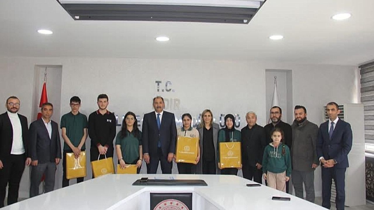 “Dilimizin Zenginlikleri” Yarışmasında Ödüller Sahiplerini Buldu