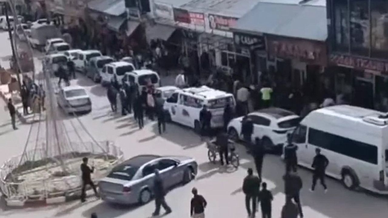 Erciş''te taşlı sopalı kavga