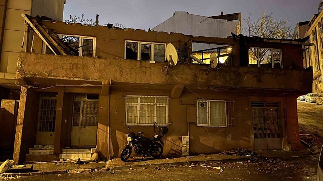 Gaziosmanpaşa''da iki bina alev alev yandı