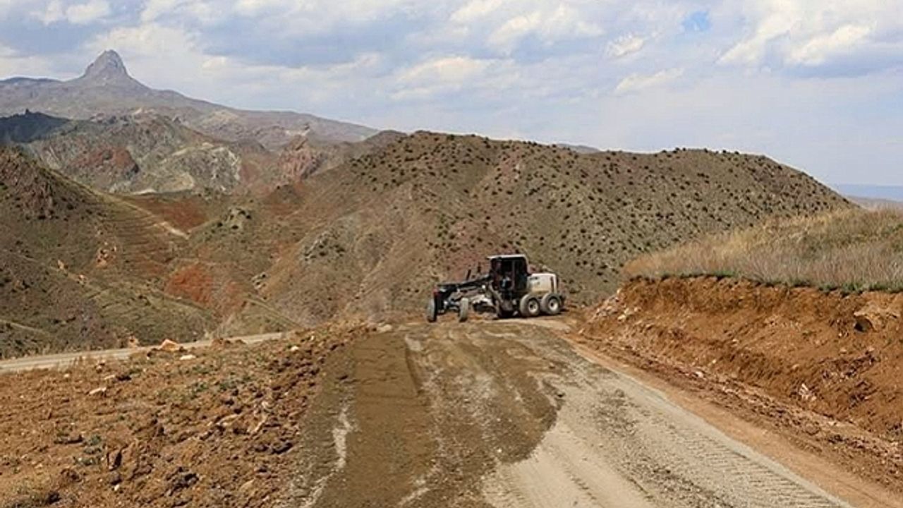 Iğdır"ın Dağ Köylerinde Yol Seferberliği: 180 Kilometrelik Bakım, 12 Kilometrelik Yeni Yol