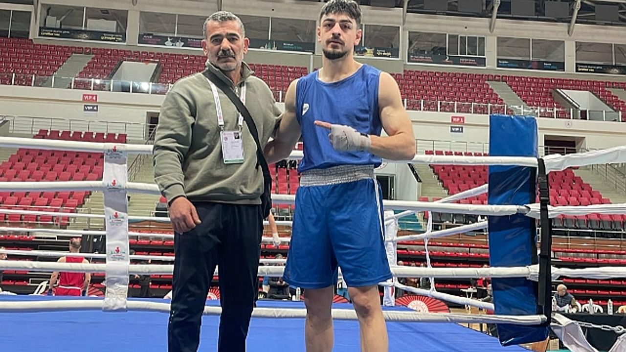 Iğdırlı Milli Boksör Cihandar Enes Alkazak Brüksel"de Üçüncü Oldu