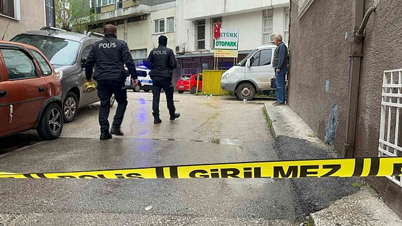 Motosikletle gelip defalarca ateş etti