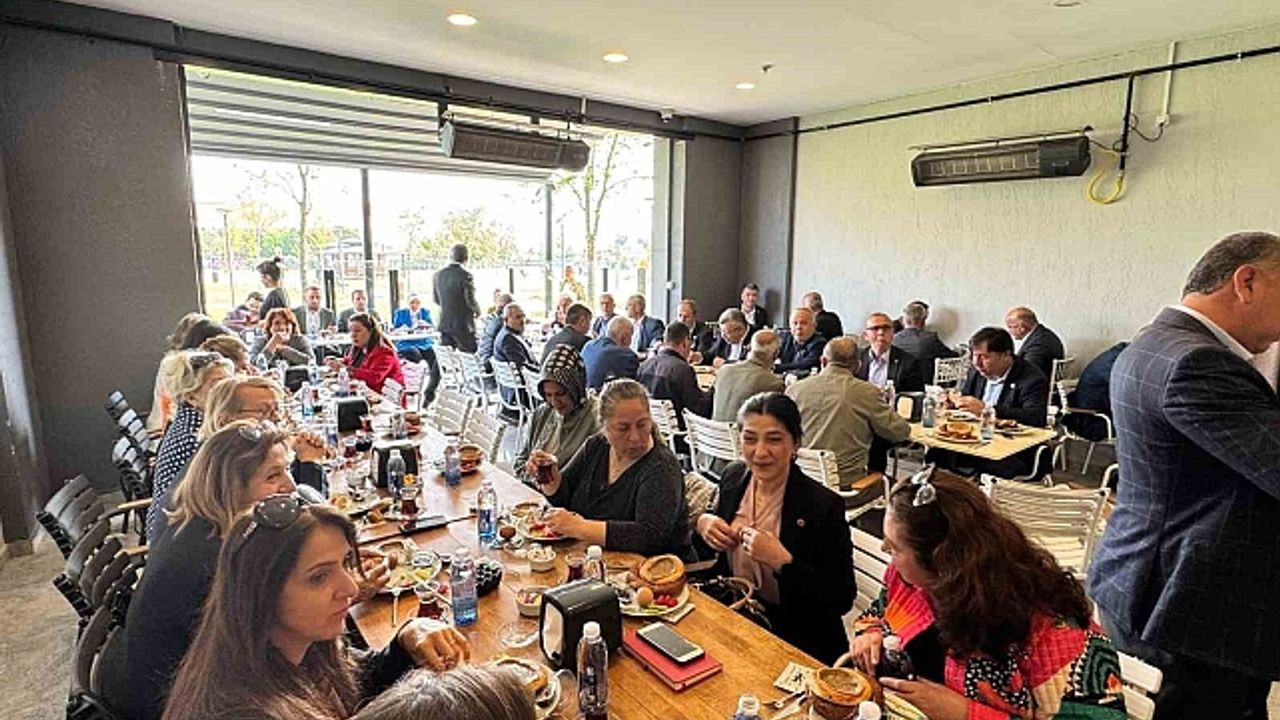 Nilüfer''de muhtarlar ile AK Parti Nilüfer teşkilatı bir araya geldi