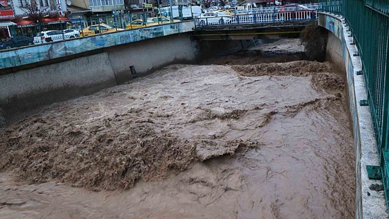 Oltu Çayı''nda tehlike yükseliş