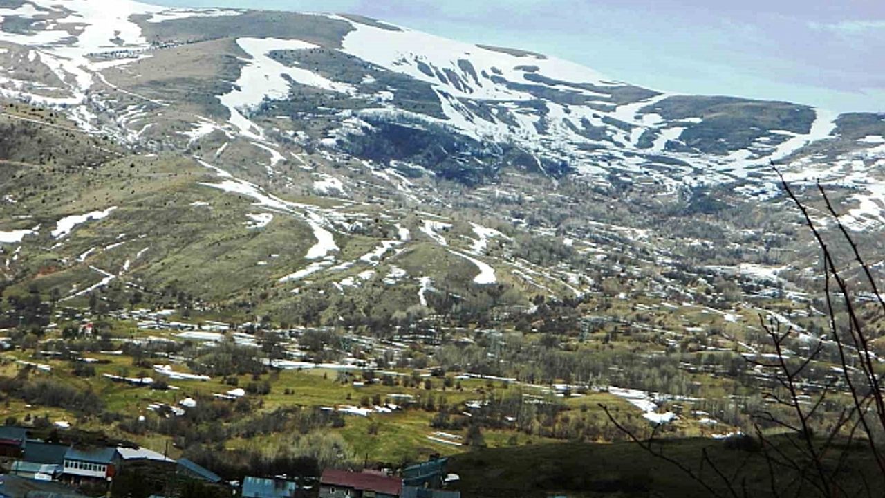 Posof''ta yeşil ve beyazın tonları görsel şölen oluşturuyor