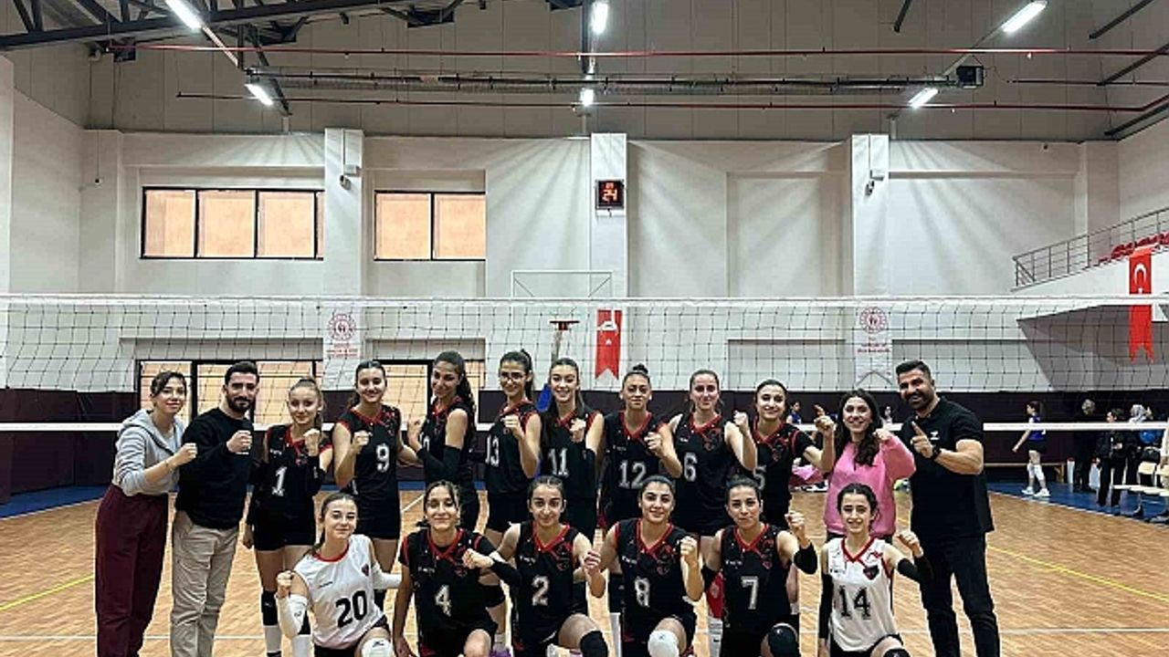 Van''ın ev sahipliğinde genç voleybolcular parkeye çıkıyor
