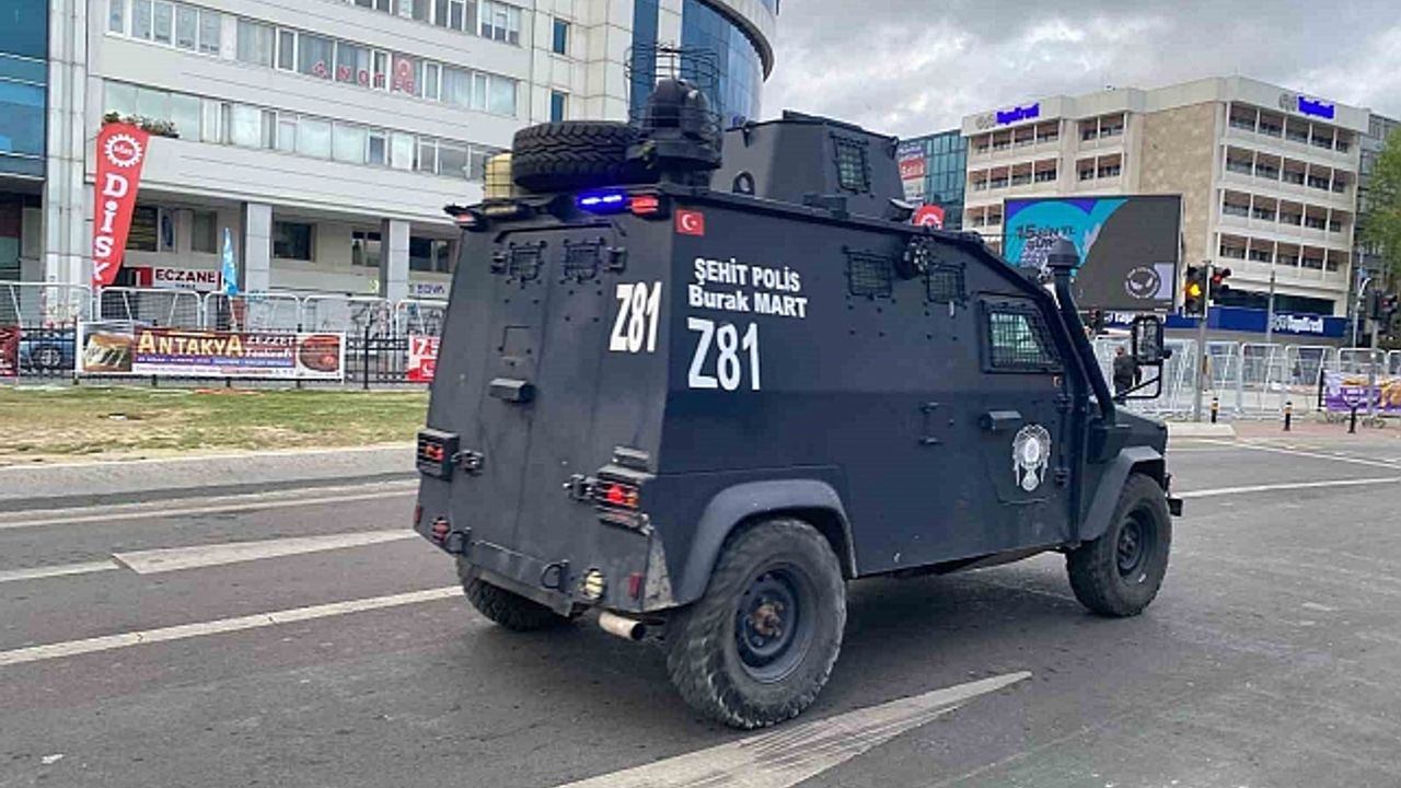 1 Mayıs kutlamaları öncesi Kadıköy''de yoğun güvenlik önlemi