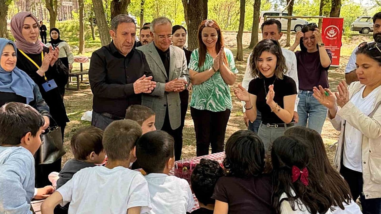 Aile yılı kapsamında ''Ekranlardan Uzak, Kalpten Yakın'' etkinliği yapıldı