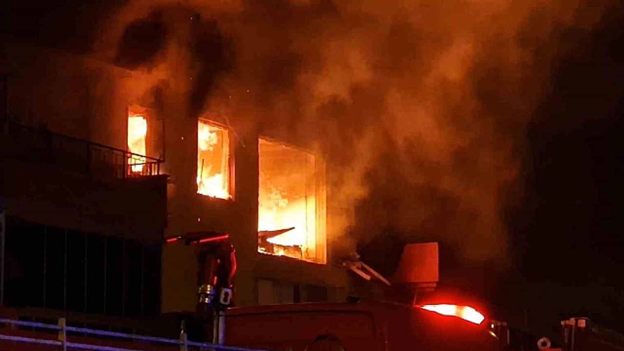 Konya''da 4 katlı apartmanda patlama ve yangın: 1''i ağır 12 yaralı
