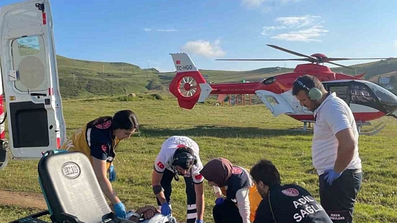 Trabzon''da yaylada düşerek yaralanan şahıs helikopter ambulansla hastaneye ulaştırıldı