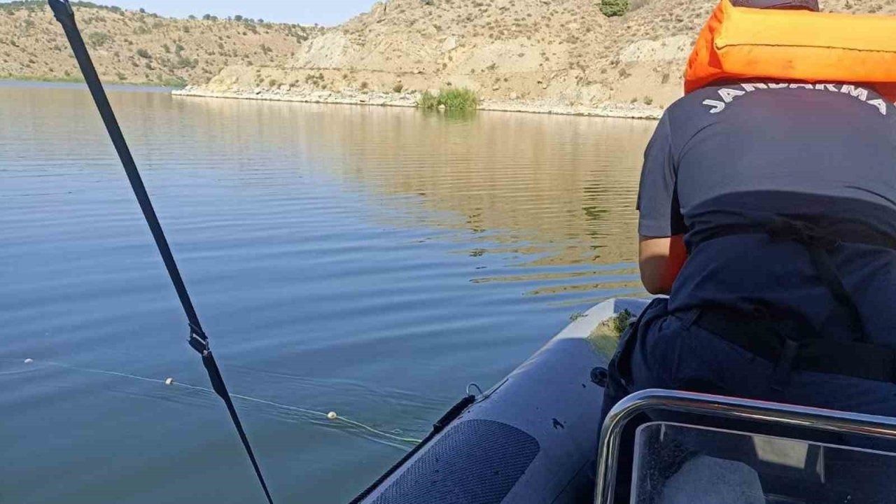 Kırıkkale"de 250 metrelik ağla balık avlayan şahsa ceza