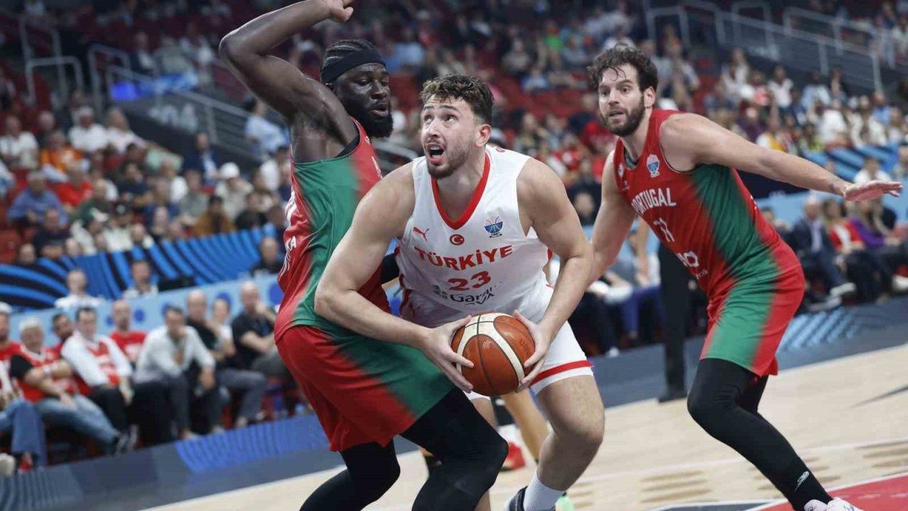 A Milli Erkek Basketbol Takımı, grup liderliği için Sırbistan karşısında
