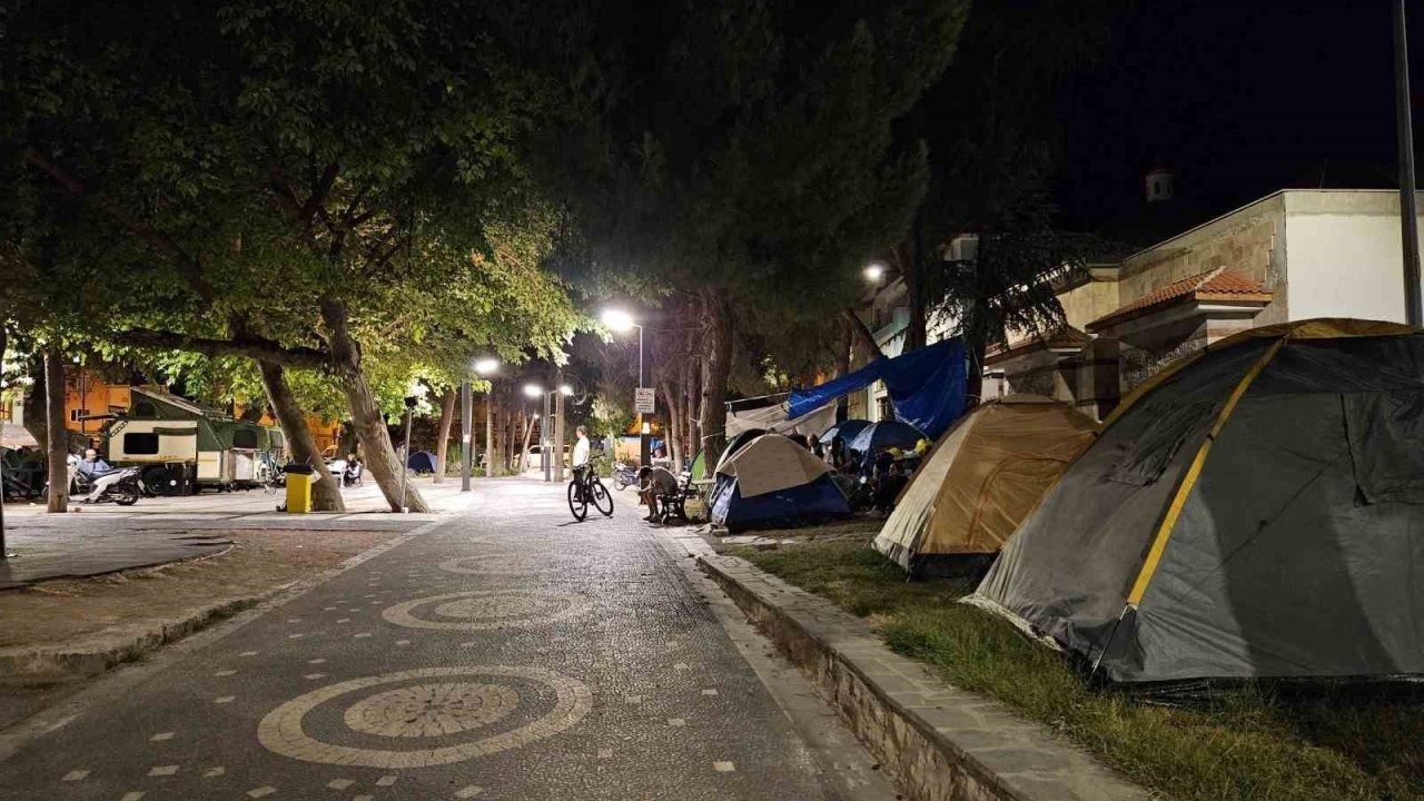 Sındırgı"da artçı depremlerin sayısı 8 bini geçti