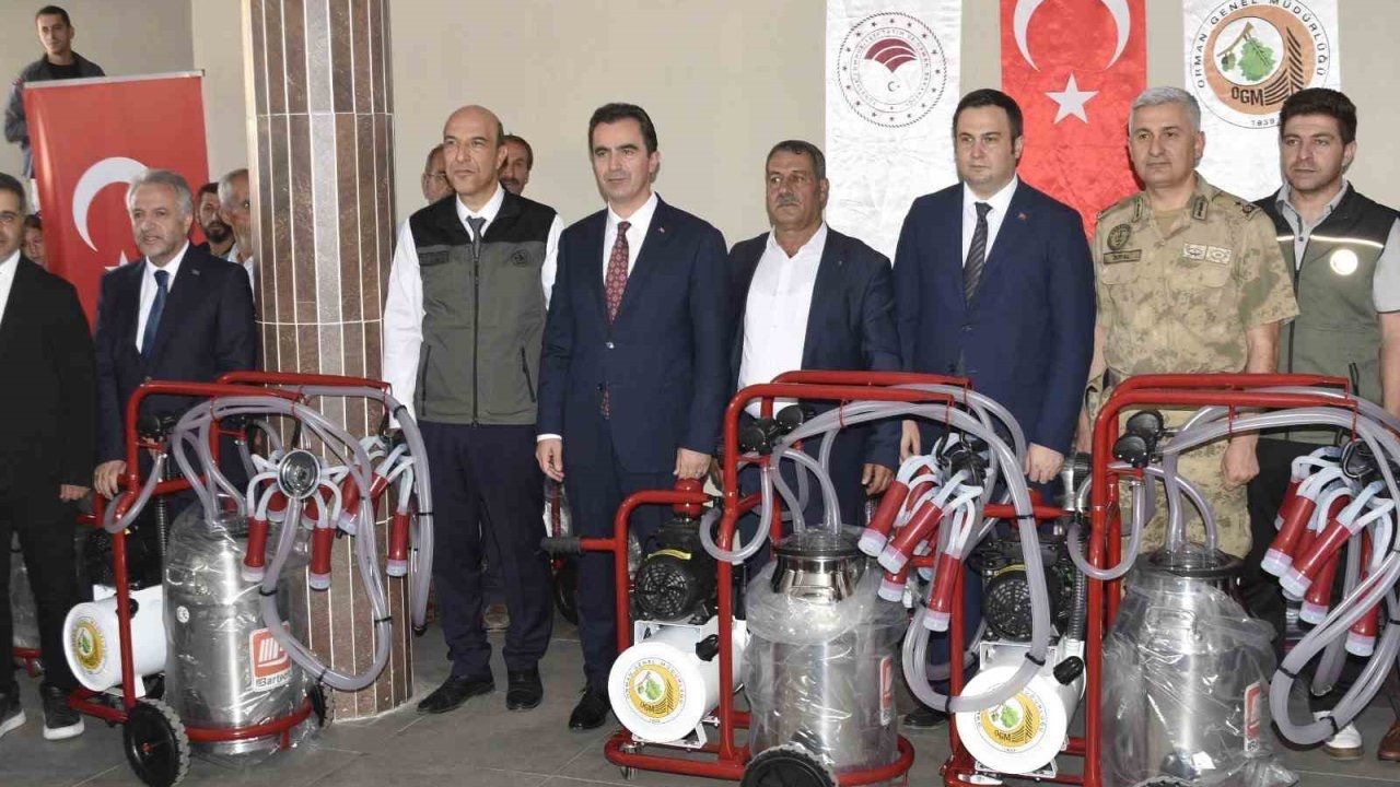 Bitlis"te köylülere süt sağım makinesi desteği