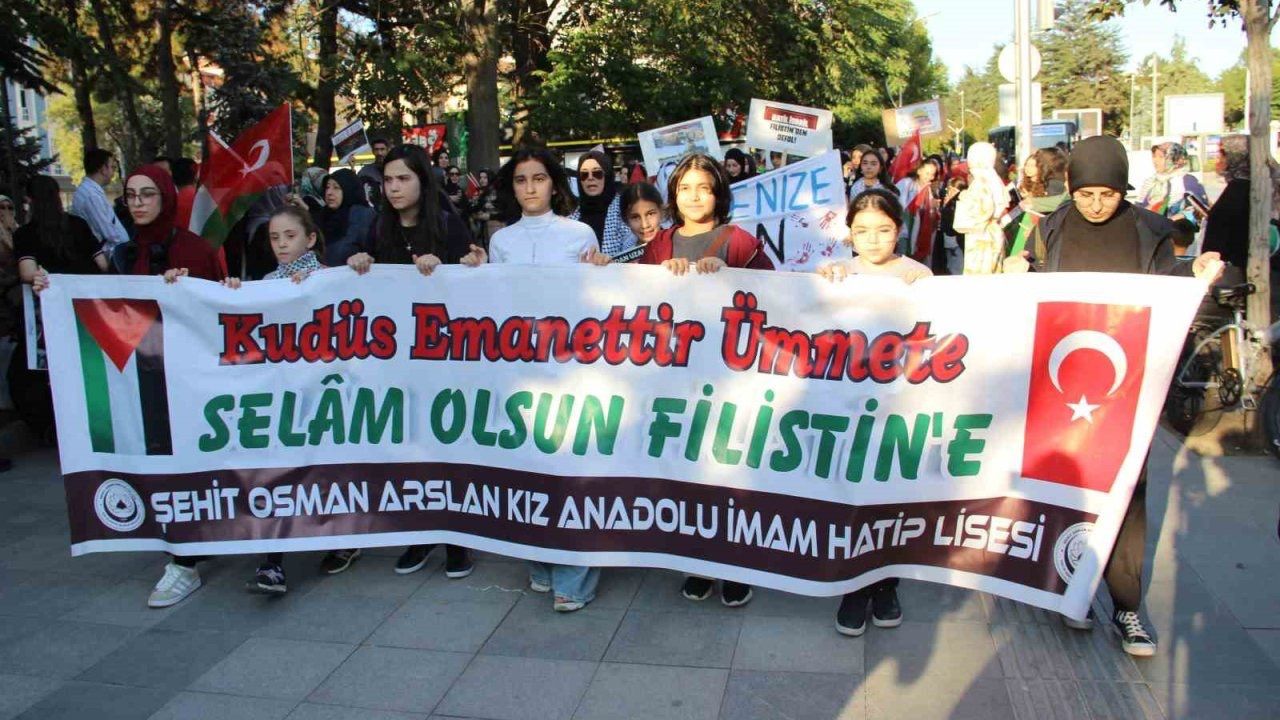 Çorum"da yüzlerce kişi Gazze için yürüdü