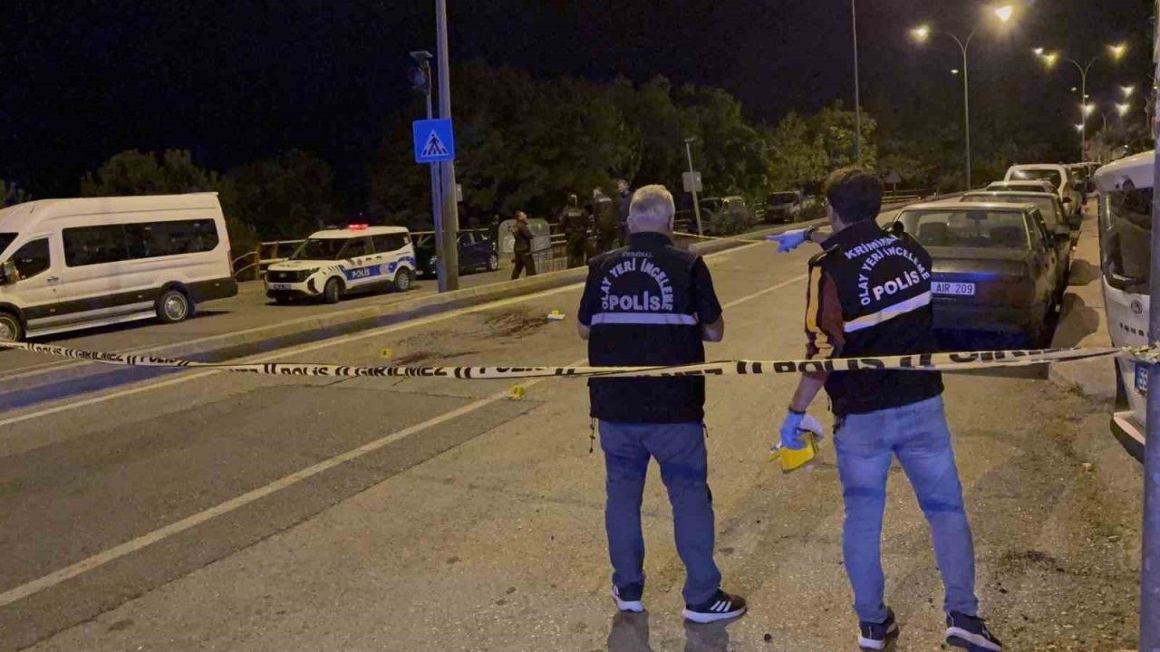 Samsun"da geceleyin sokak ortasında silahlı saldırı: 3 yaralı